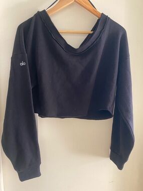 NWT Alo Prima off-the-shoulder pullover. Size small